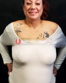 照片年轻 (44 年）性感VIP护送模特 Karma Skye 从 阿伯茨福德
