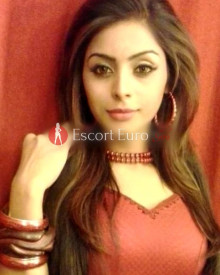 Photo young (27 years) sexy VIP escort model Alisha Patel from Mumbai