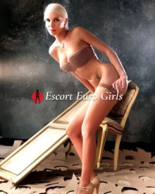 Photo young (32 years) sexy VIP escort model ELINA from Manchester
