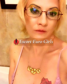 照片年轻 (34 年）性感VIP护送模特 Eve Hell 从 柏林