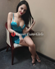 照片年轻 (23 年）性感VIP护送模特 Aima 从 迪拜