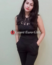 照片年轻 (24 年）性感VIP护送模特 Seeba Khan 从 阿布扎比