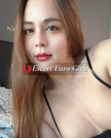 照片年轻 (28 年）性感VIP护送模特 Trans Christine 从 图尔库