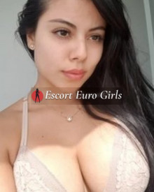 照片年轻 (26 年）性感VIP护送模特 Sara 从 利雅得