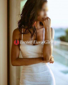 照片年轻 (22 年）性感VIP护送模特 Naomi 从 特内里费岛