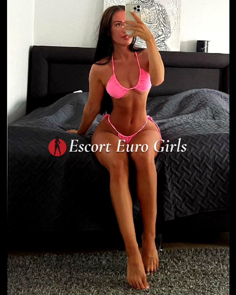 Photo young ( years) sexy VIP escort model Rio from 