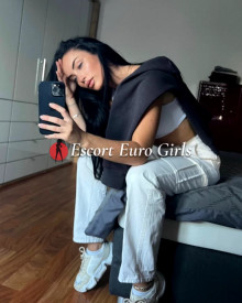 照片年轻 (25 年）性感VIP护送模特 Nana 从 柏林