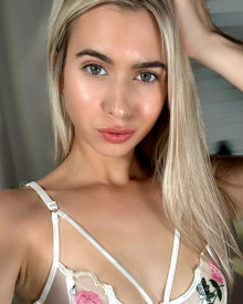 照片年轻 (27 年）性感VIP护送模特 Lexa 从 巴黎