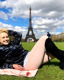 照片年轻 (29 年）性感VIP护送模特 Vicky 从 巴黎